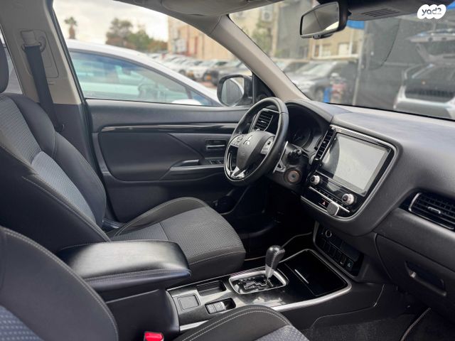 מיצובישי אאוטלנדר