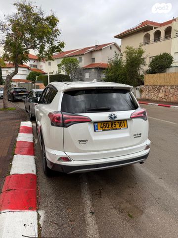 טויוטה RAV4