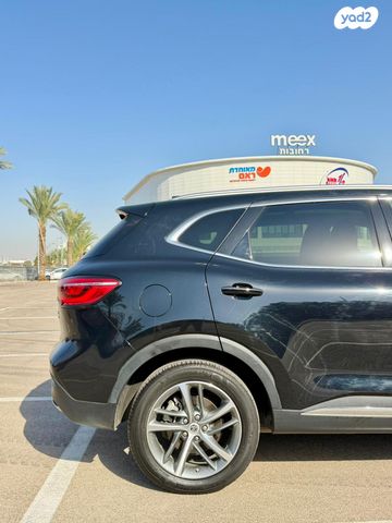 מודעת רכב אם ג'י EHS PHEV