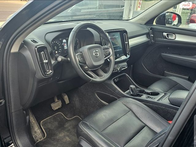 וולוו XC40