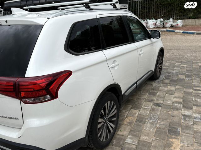 מיצובישי אאוטלנדר