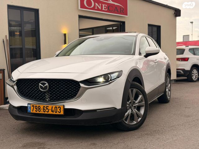 מודעת רכב מאזדה CX-30