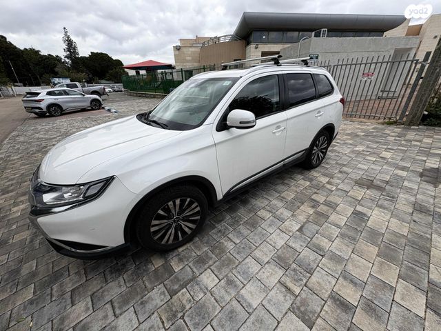 מיצובישי אאוטלנדר