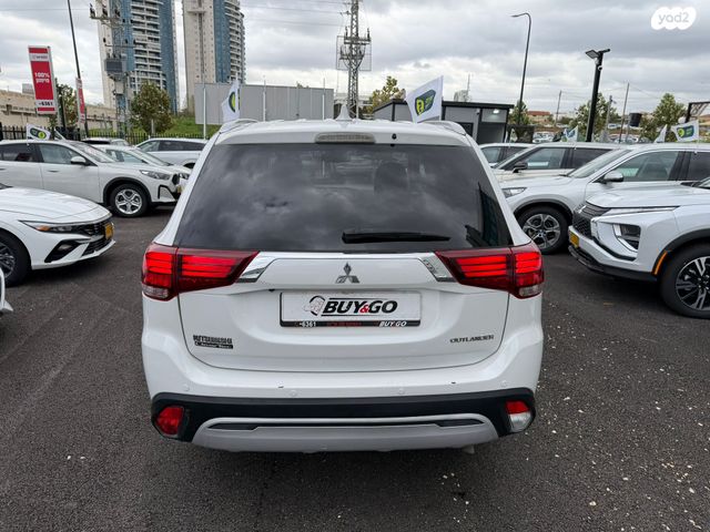 מיצובישי אאוטלנדר