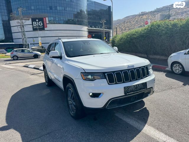 מודעת רכב ג'יפ גרנד צ'ירוקי