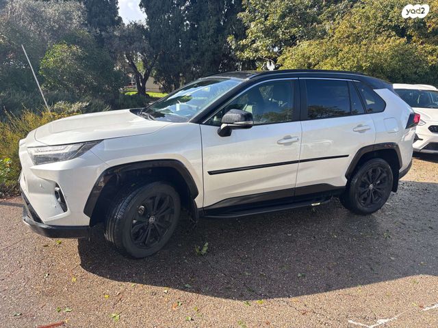 טויוטה RAV4