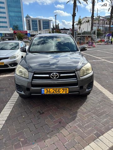 טויוטה RAV4