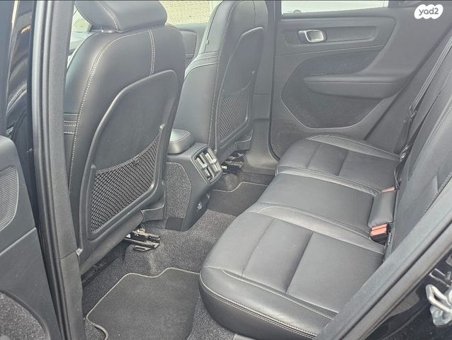 וולוו XC40