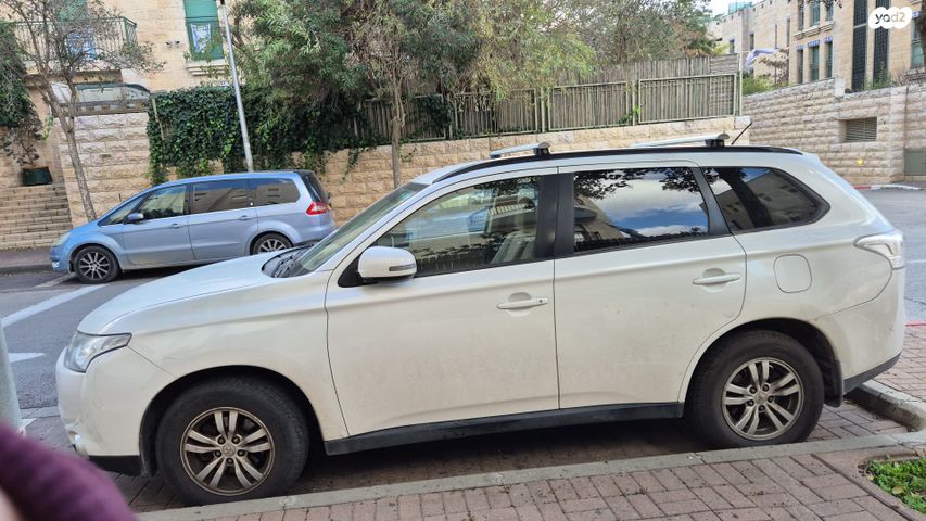 מיצובישי אאוטלנדר