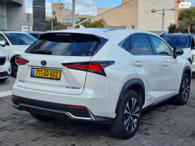 מודעת רכב לקסוס NX 1