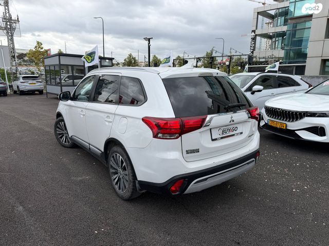 מיצובישי אאוטלנדר