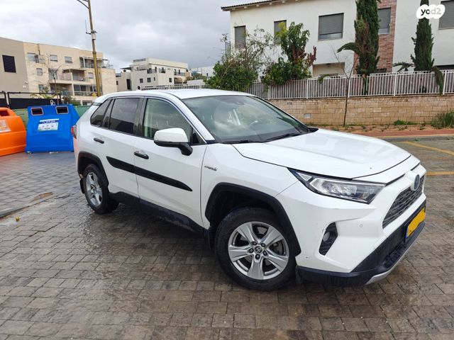 מודעת רכב טויוטה RAV4