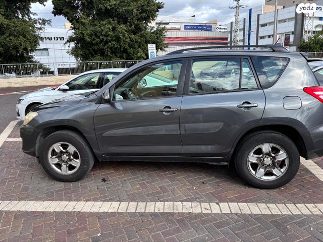 טויוטה RAV4