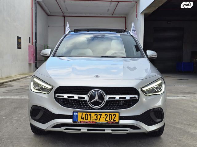 מודעת רכב מרצדס-בנץ GLA 1