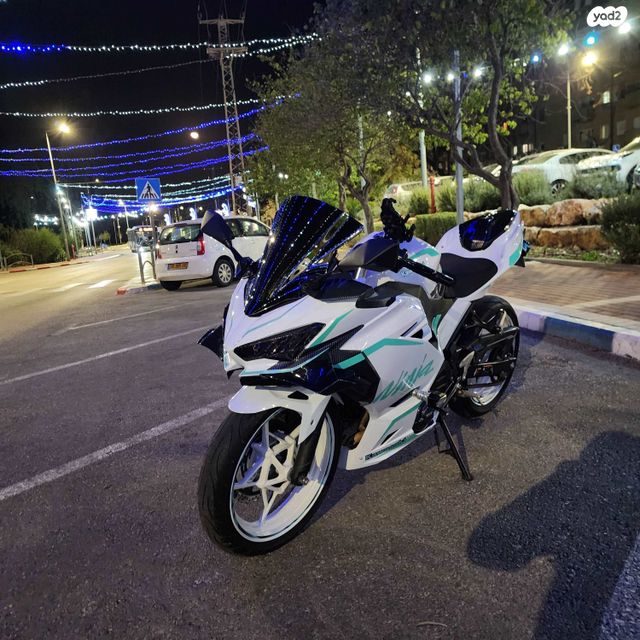 קאוואסאקי נינג'ה 400