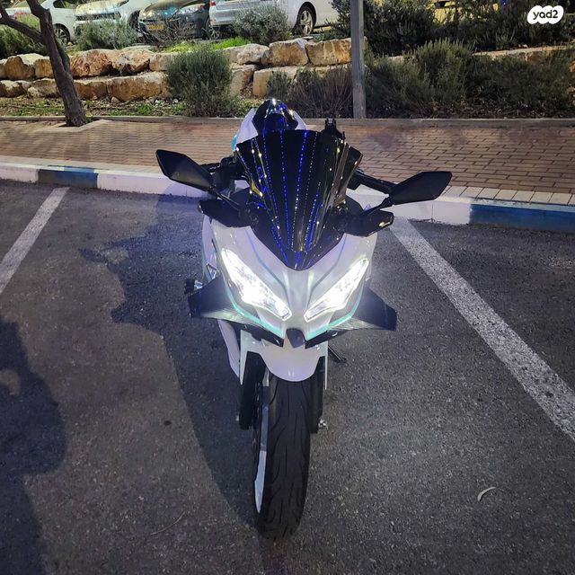 קאוואסאקי נינג'ה 400