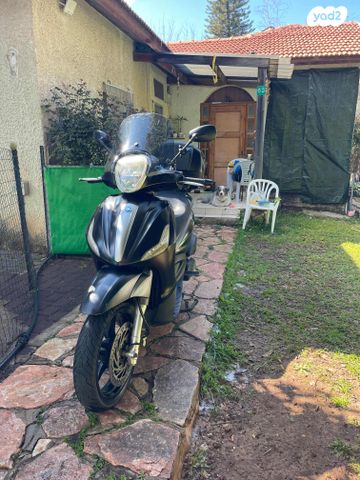 פיאג'ו בוורלי 350