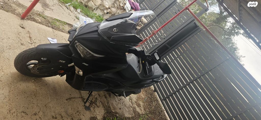 מודעת רכב סאן יאנג ג'וי-מקס Z-250