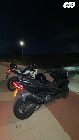 מודעת רכב קימקו AK 550