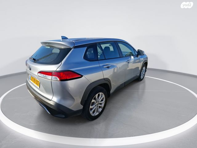 טויוטה קורולה קרוס