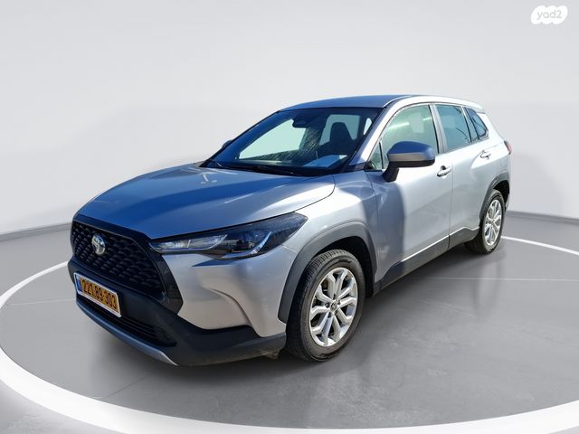 מודעת רכב טויוטה קורולה קרוס