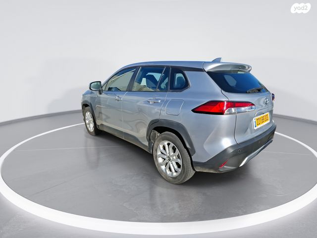 טויוטה קורולה קרוס