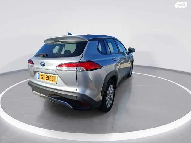 טויוטה קורולה קרוס