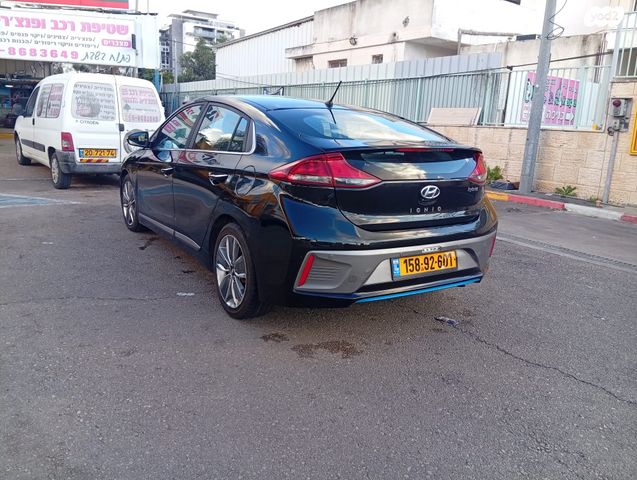 יונדאי איוניק