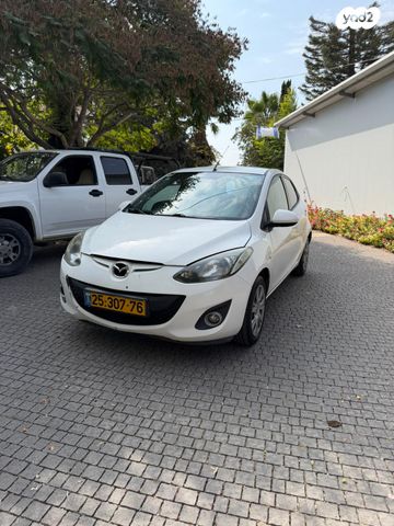 מודעת רכב מאזדה 2