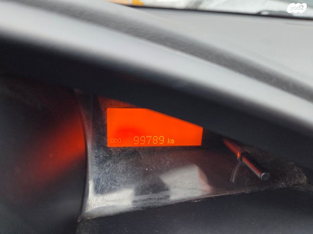 מודעת רכב טויוטה ורסו