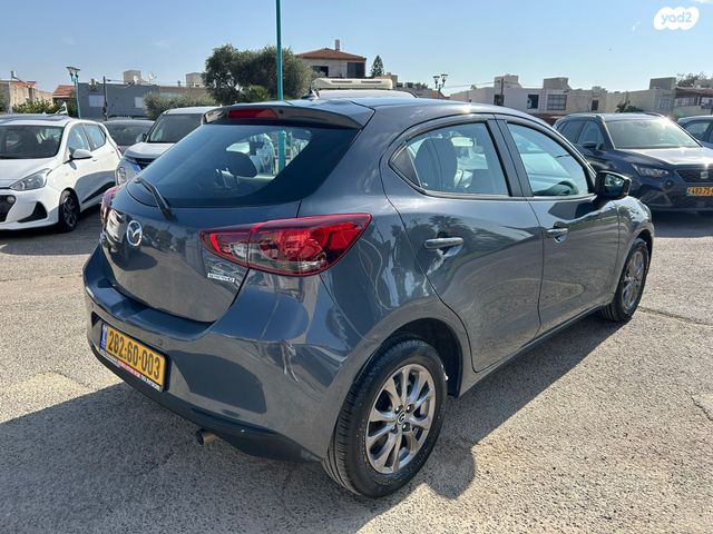 מודעת רכב מאזדה 2