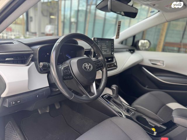 טויוטה קורולה