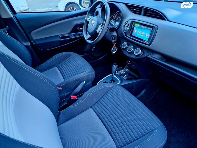 טויוטה יאריס