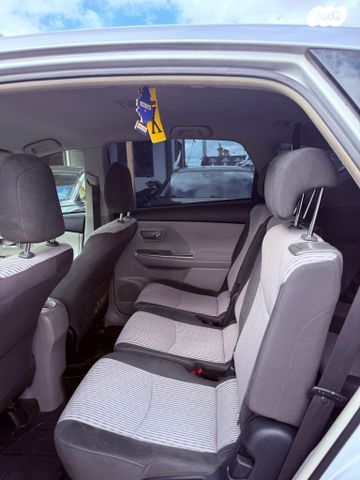 טויוטה פריוס פלוס