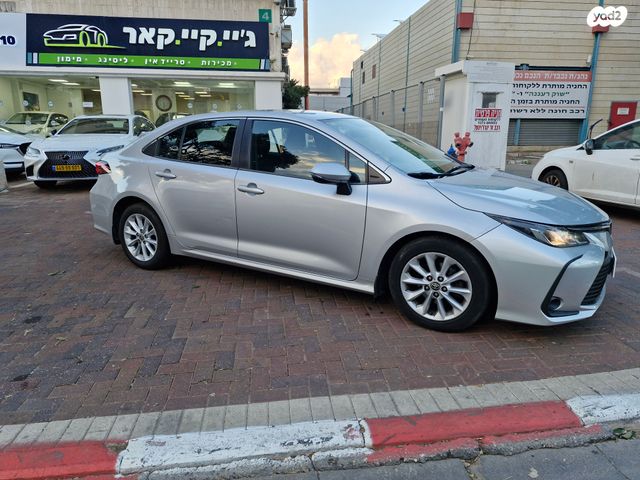 טויוטה קורולה