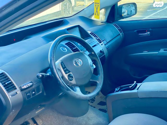 טויוטה פריוס