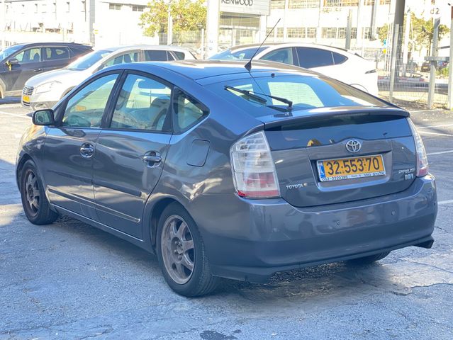 טויוטה פריוס