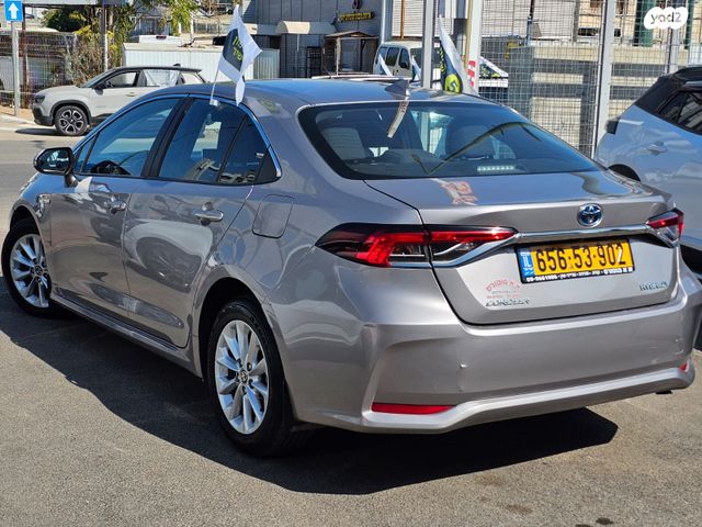 טויוטה קורולה