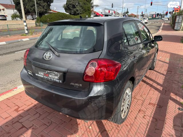 טויוטה אוריס