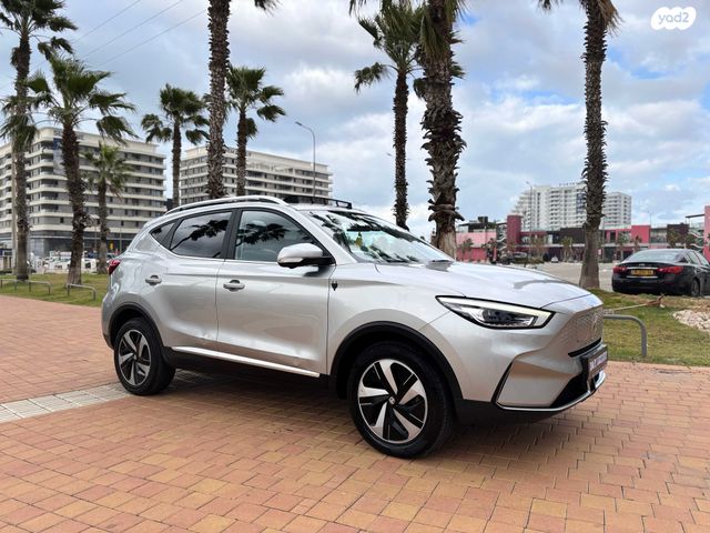 מודעת רכב אם ג'י ZS