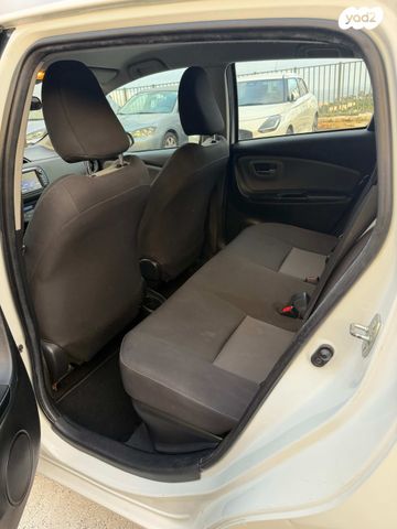 טויוטה יאריס