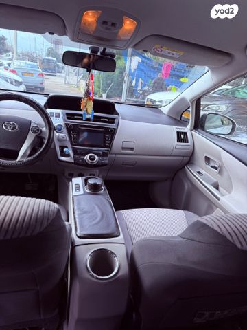 טויוטה פריוס פלוס