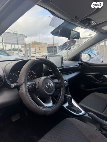 טויוטה יאריס