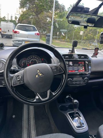 מיצובישי אטראז'