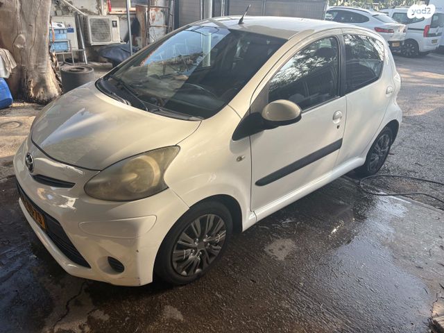 מודעת רכב טויוטה אייגו