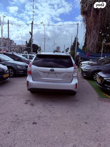 טויוטה פריוס פלוס