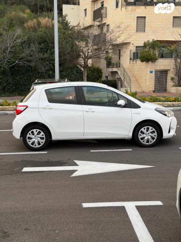 טויוטה יאריס