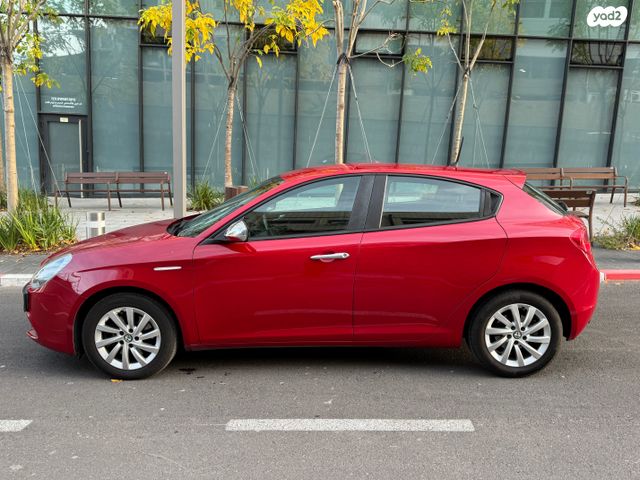 אלפא רומיאו ג'ולייטה