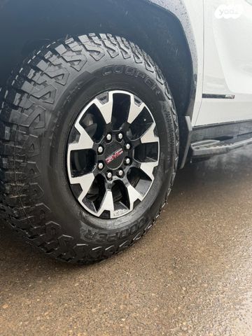 ג'י.אם.סי סיירה EV  