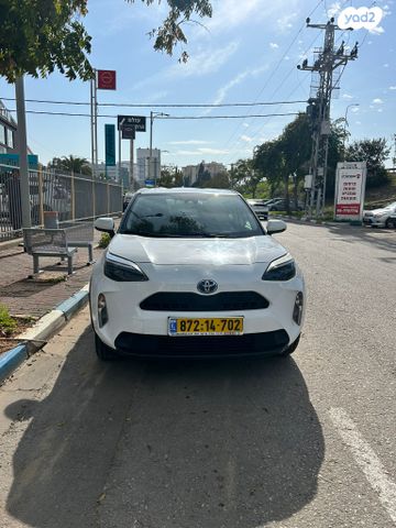 טויוטה יאריס קרוס